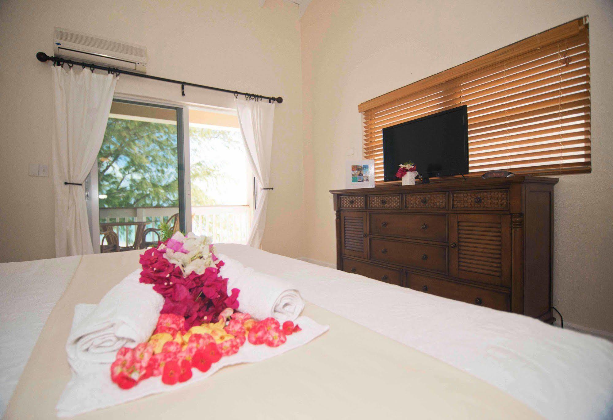 Bohio Dive Resort Cockburn Town Extérieur photo
