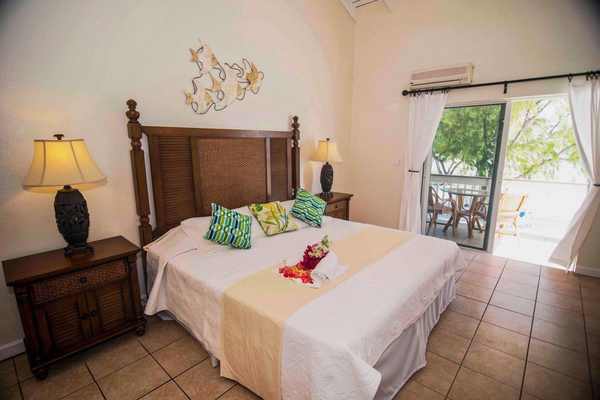 Bohio Dive Resort Cockburn Town Extérieur photo