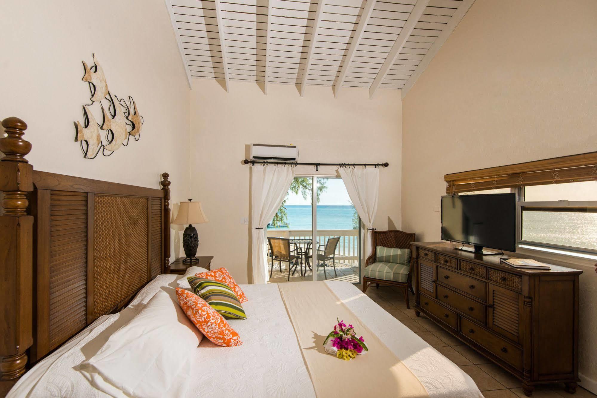 Bohio Dive Resort Cockburn Town Extérieur photo
